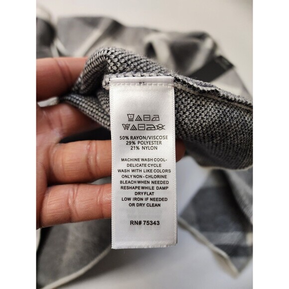 Rachel Zoe Sweater Womens Medium Black Grey Plaid Knit NWOT - Picture 4 of 8